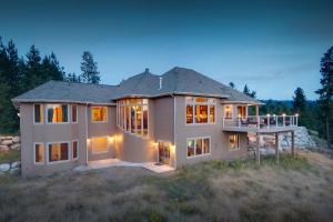 Luxury Lake Coeur d'Alene View Home on 5.3 Acres